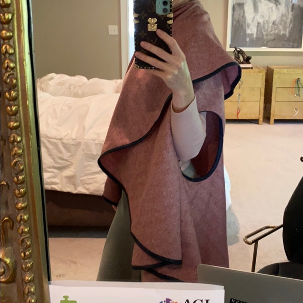 Remy cape/shawl.